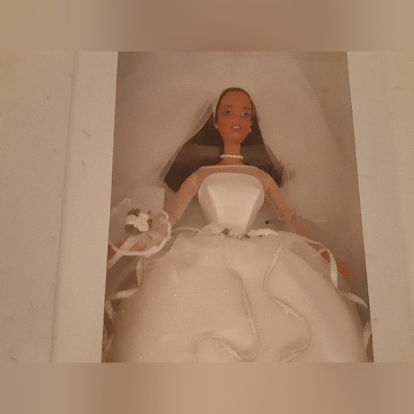 Vintage 1999 BLUSHING BRIDE BARBIE DOLL African American Mattel No. 26075 NIB - Picture 4 of 6
